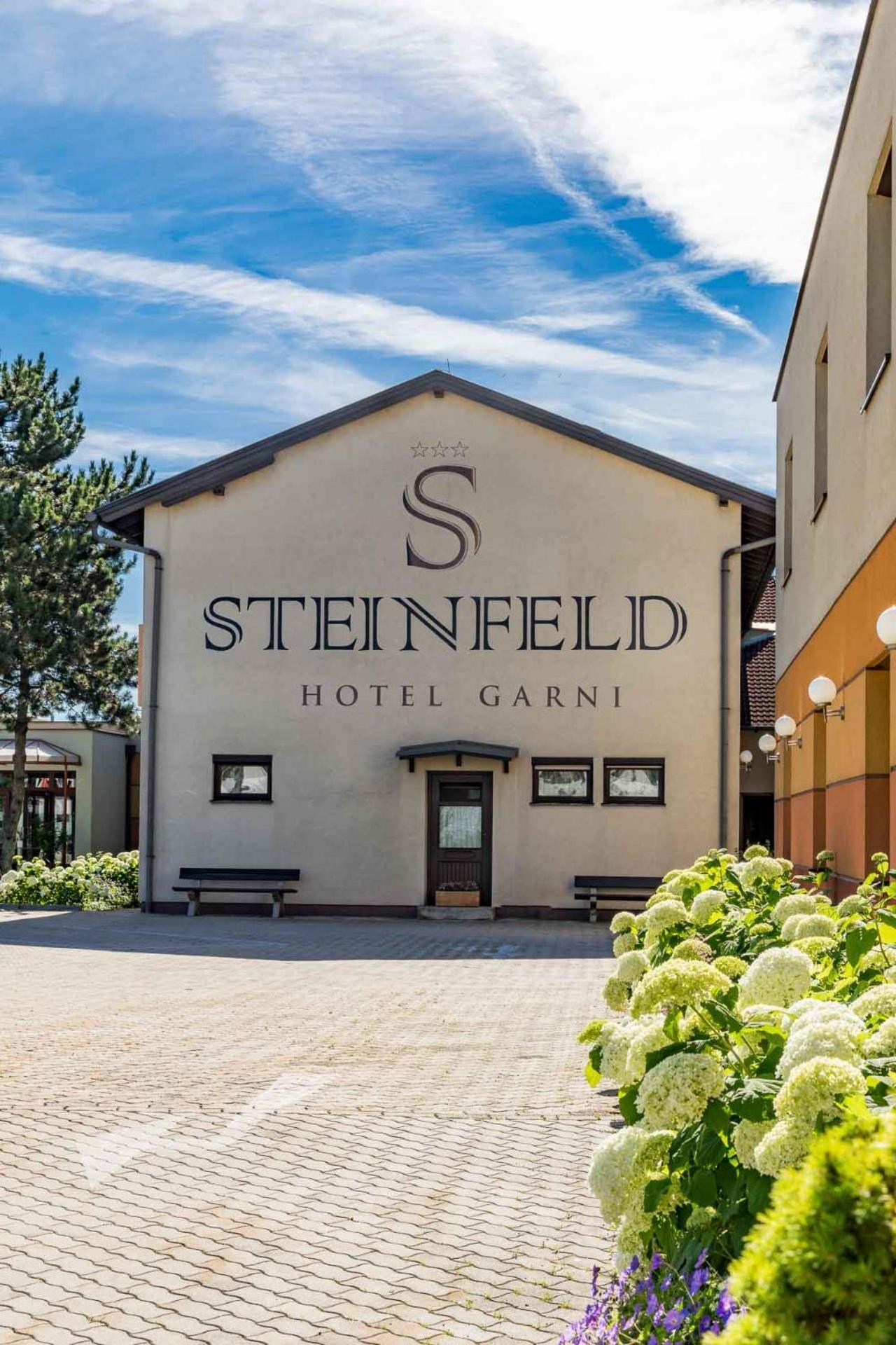 Hotel Garni Steinfeld Wiener Neustadt Exterior photo