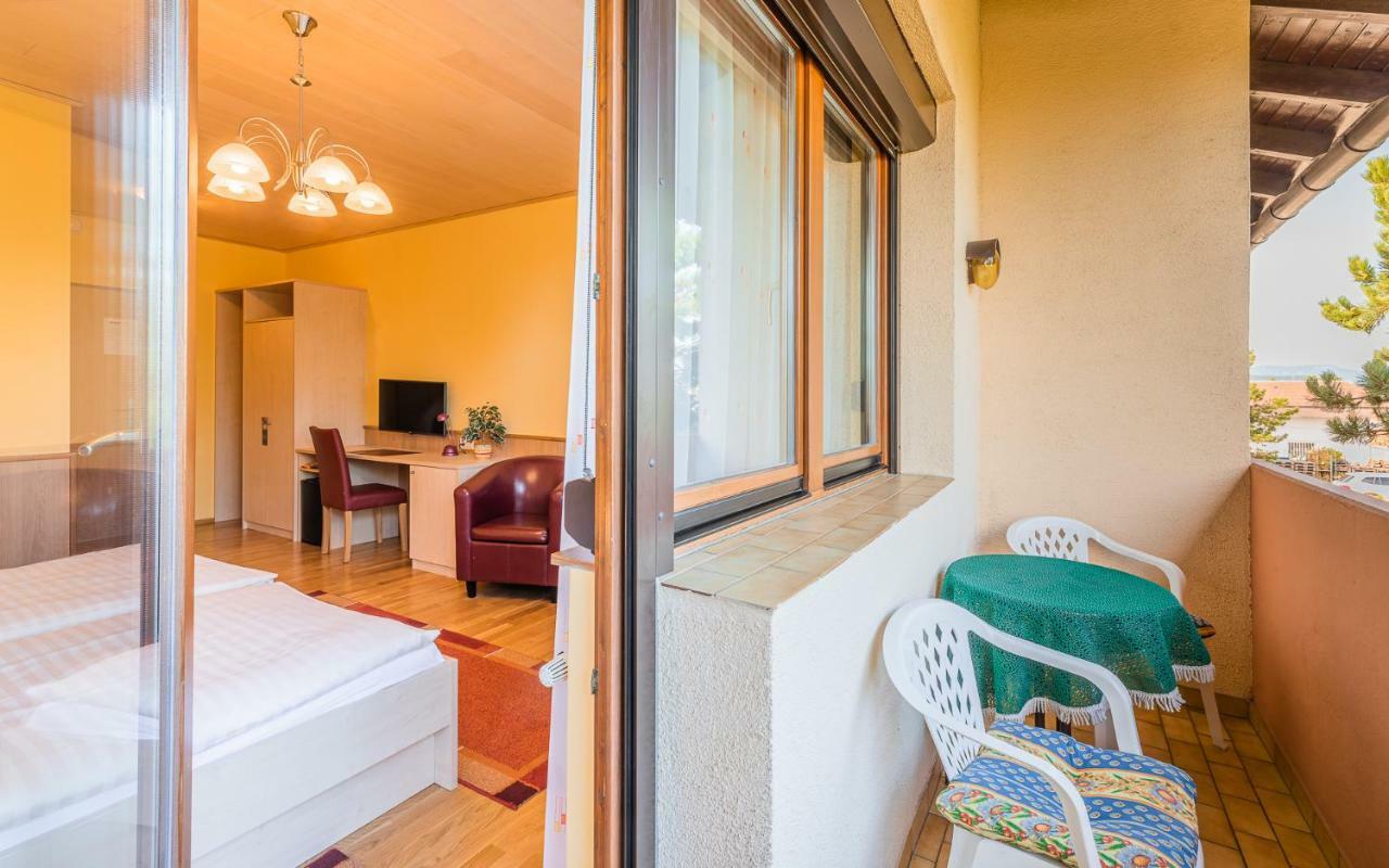 Hotel Garni Steinfeld Wiener Neustadt Exterior photo